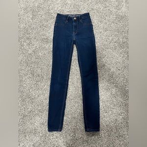 American Eagle Standard Skinny Jeans. Dark Blue. Size 00. Women’s